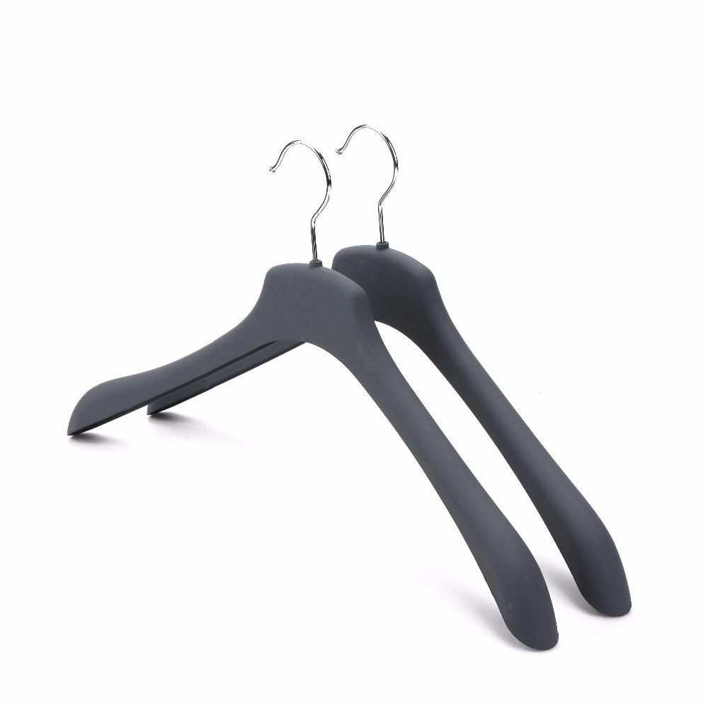 high quality black rubber coated plastic coat hanger