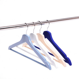 Wholesale Non-slip Natural Eucalyptus Solid Wooden Hangers For Shop