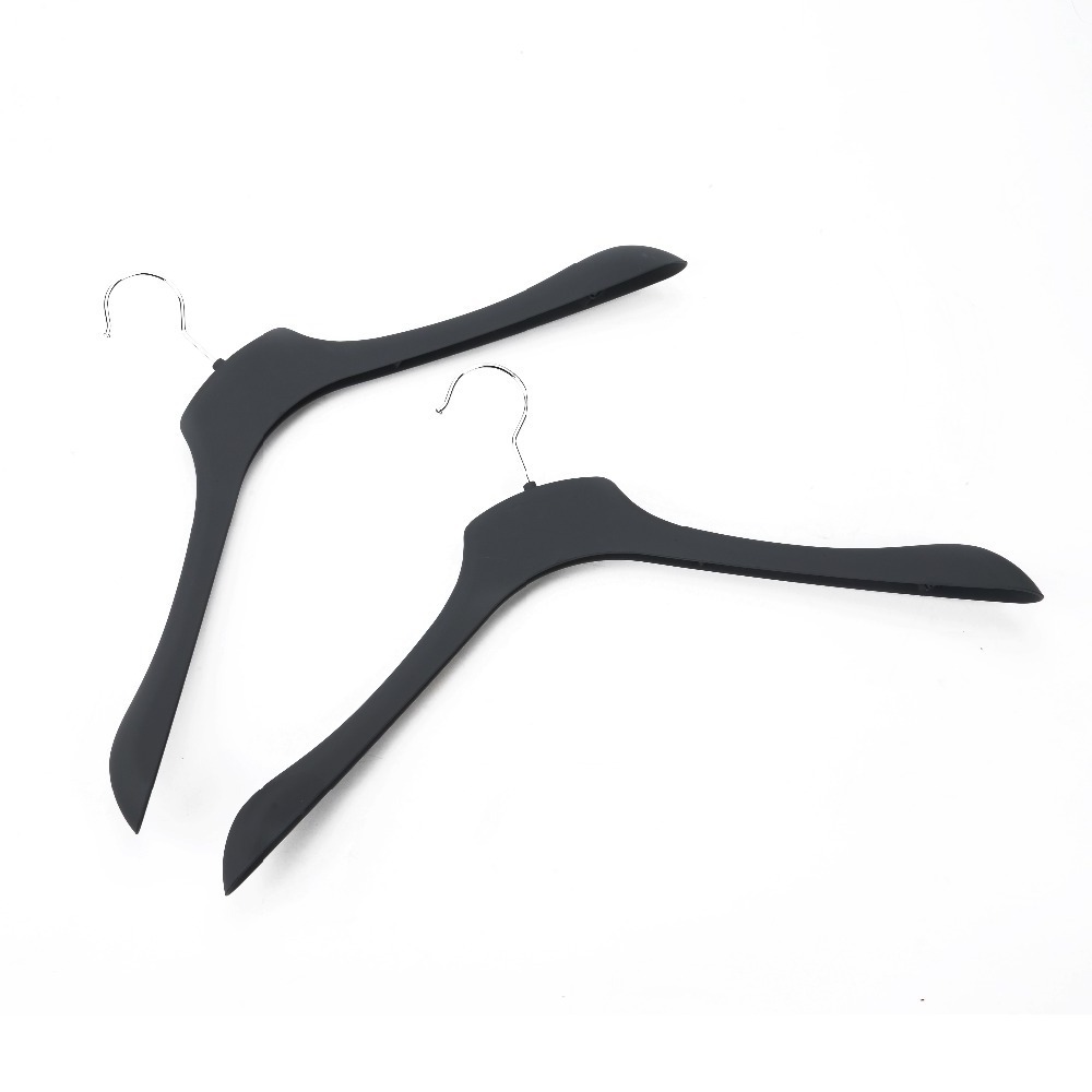 high quality black rubber coated plastic coat hanger