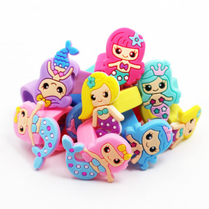 Yiwu Wholesale Gift soft PVC Cartoon Finger Ring small Capsule Toy for children