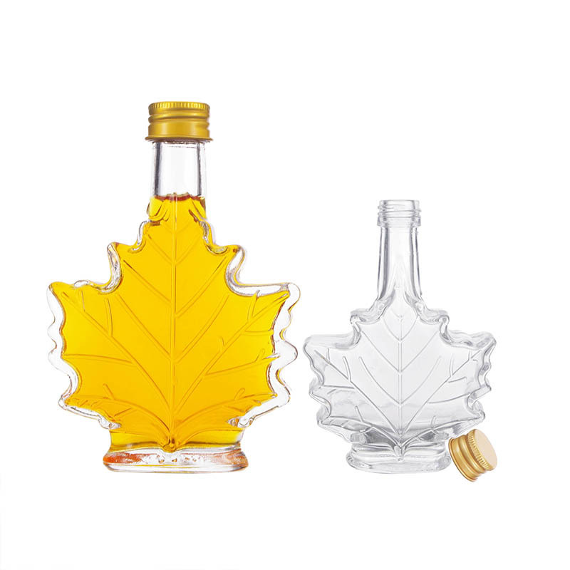 Christmas Wedding Gift 50ml 100ml 8oz Maple Shape Crystal Liquor Glass Bottle With Screw Metal Cap For Pure Syrup Wine Whisky