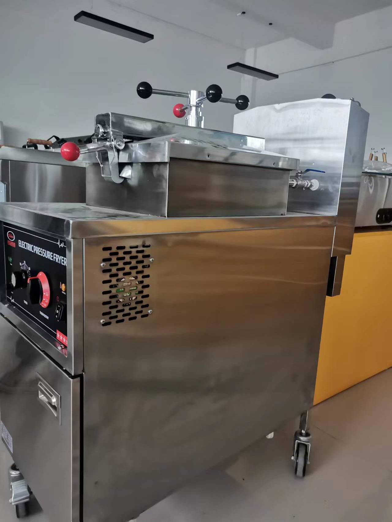 Fast Food Restaurant Electric Pressure Deep Fryer Broaster Chicken Pressure Fryer with Oil Filter