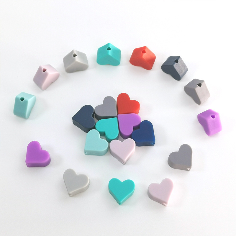 Food Grade 14mm Small Love Heart Shape Silicone Focal  Beads Baby Teething Beads for DIY Necklace Pacifier Chain Jewelry