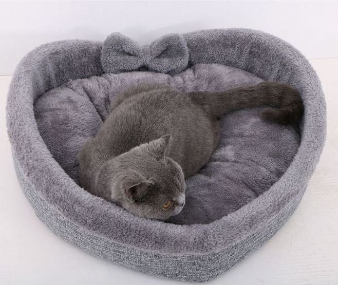 Hot sale Grey dog bed soft heart-shaped pet nest warming dog beds cushion washable cute cat nest cushion pet beds