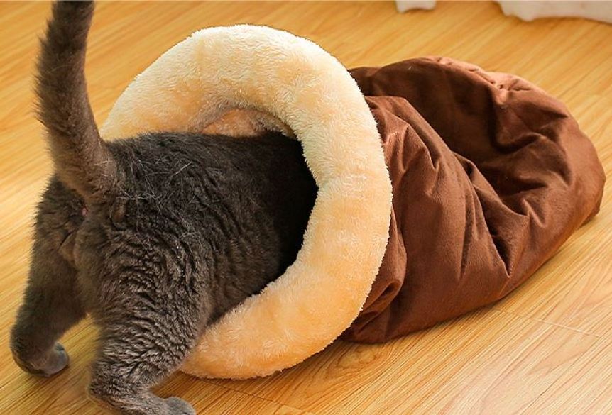 Hot sale Warming cat nest bed Fluffy winter Pet Cat Cave Tent Soft Plush Pet Cat Bed Small pet sleeping bag