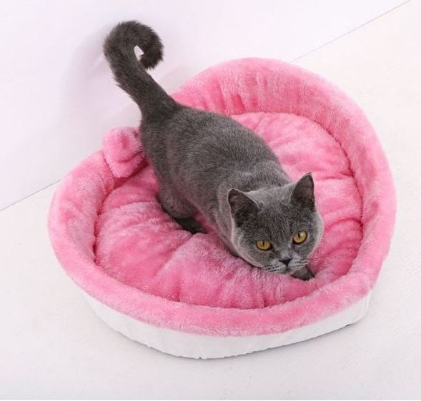 Hot sale Grey dog bed soft heart-shaped pet nest warming dog beds cushion washable cute cat nest cushion pet beds