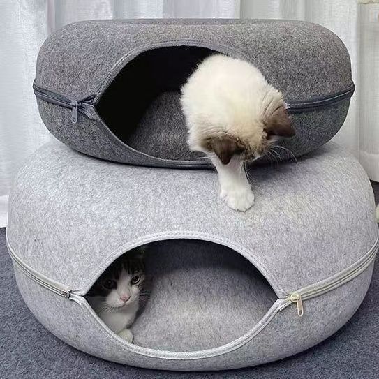 High Quality Pet Felt Scratch Resistant Indoor Donut Cat Hideaway Tunnel Cave Bed