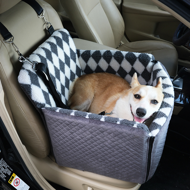 New Design Luxury Pet Car Seat for Small to Medium Dog Multifunctional Pet Seat Bed Elevated Dog Car Seat