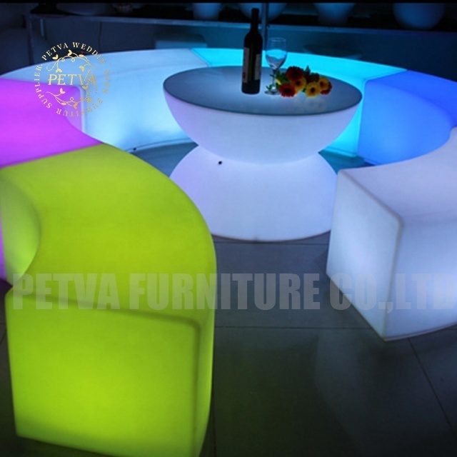 Round serpentine 3.4 diameter lounge sofa with table food counter for event lounge bar outside