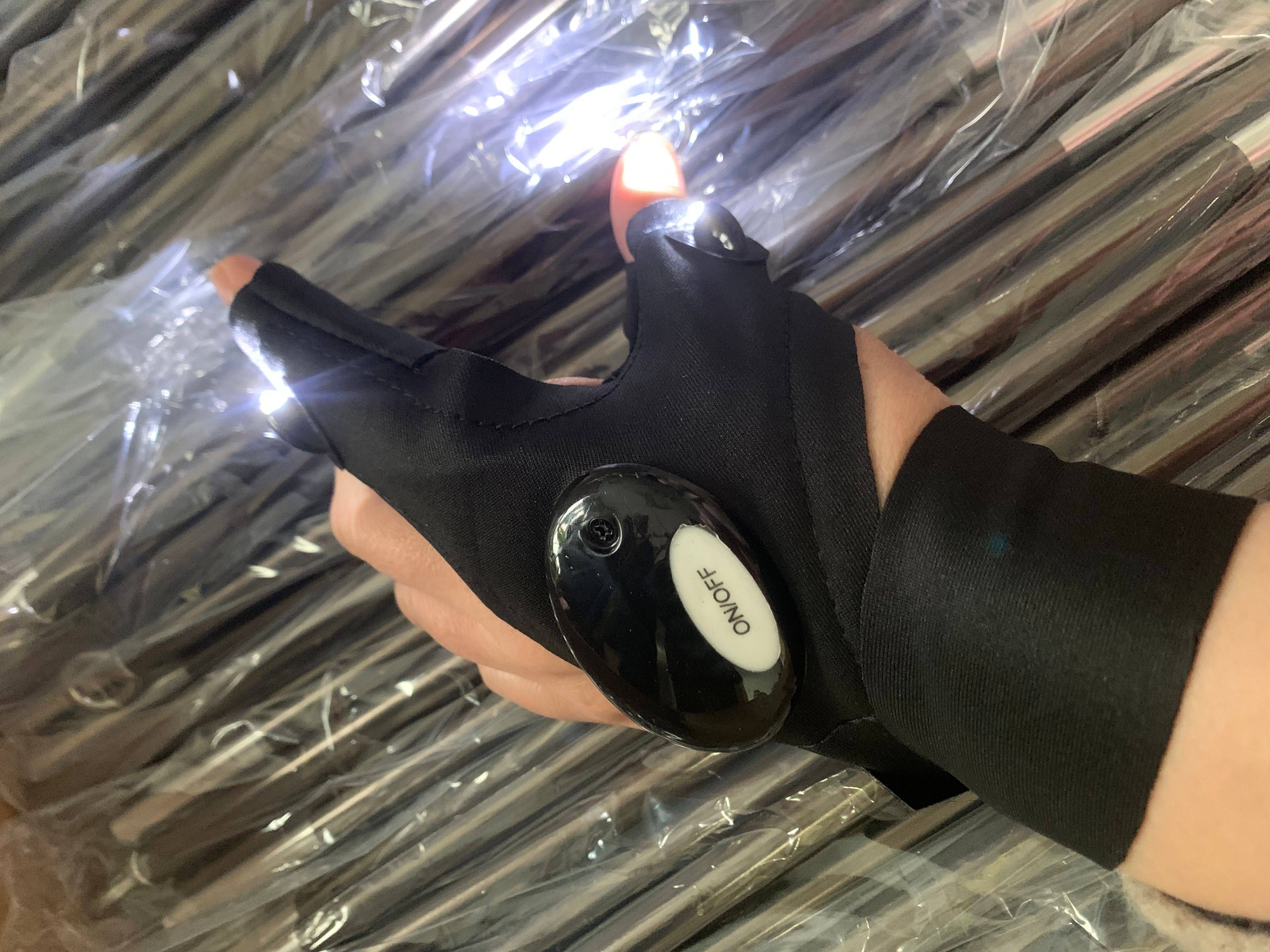 Outdoor Handsfree Flashlight USB Charging Flashlight LED Flashing Gloves For Night Working