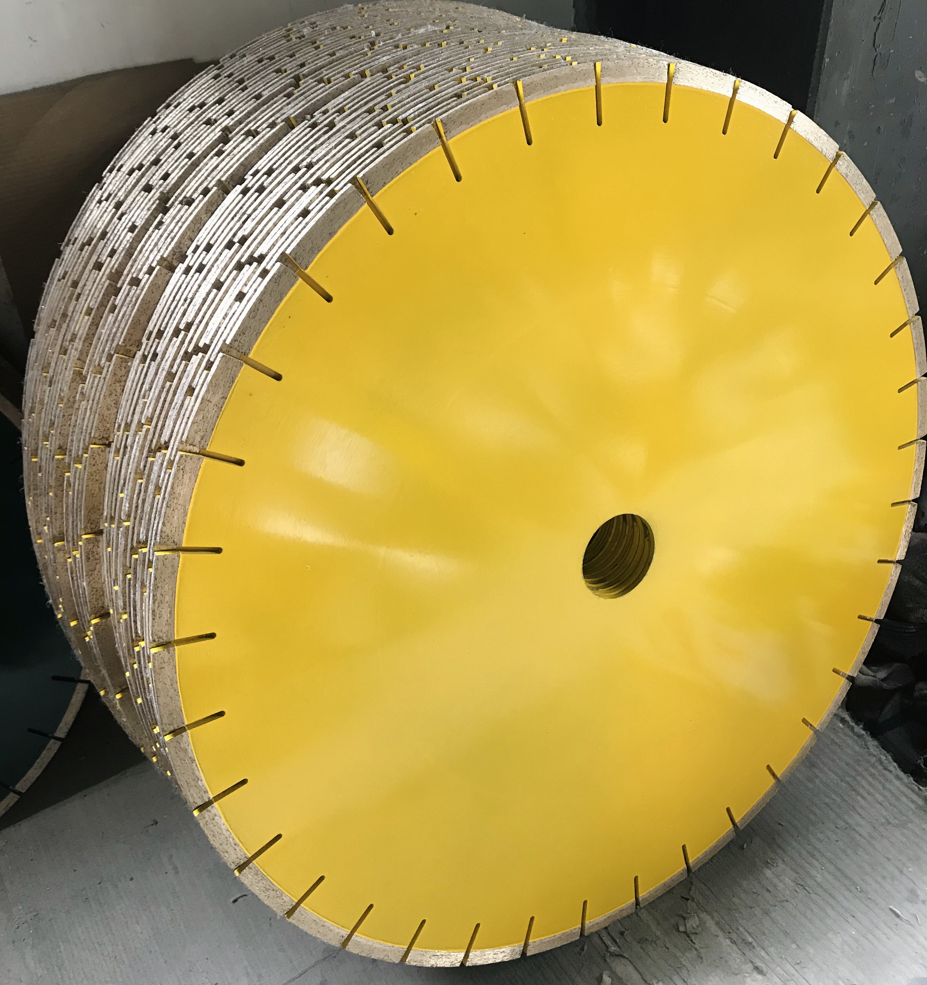 DN350 light yellow small hole marble blade Diamond saw blade Cutting disc Spot supply marble cutting blade