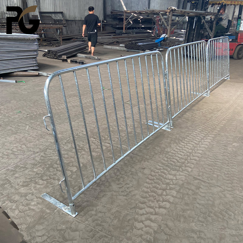 Hot sale 2.4*1.1m heavy duty flat feet hot dip galvanized traffic road safety pedestrian crowd control barriers