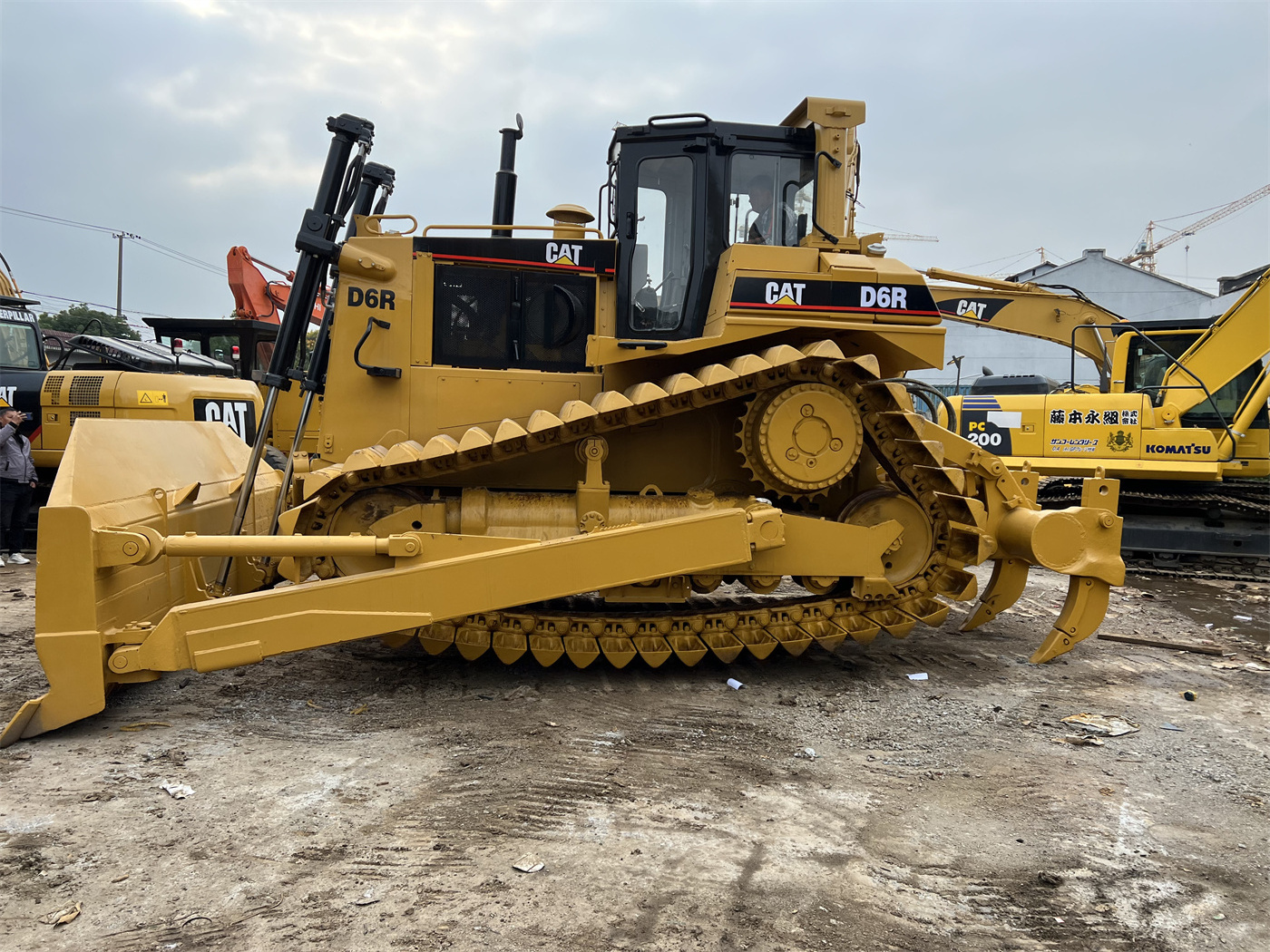 Japanese Used CAT D6R Crawler Bulldozer Caterpillar D6g D6d D6h D6r Crawler Bulldozers original dozer