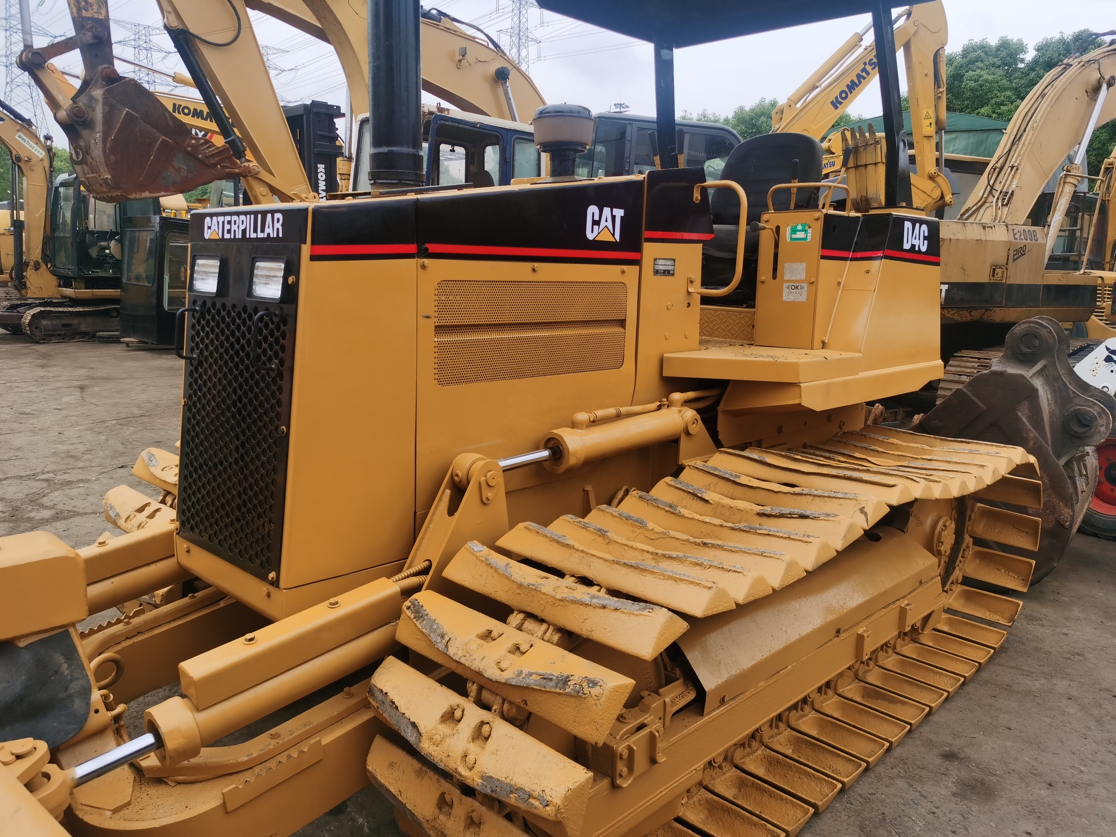 Used Caterpillar Mini Dozer CAT D4C Bulldozers Good Condition Original Bulldozer cheap For Sale