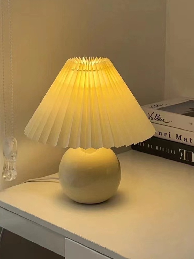 Ceramic Ball Table Lamp Bedroom Home Modern Bedside Desk Lamp With Pleated Beige Fabric Lampshade Holiday Craft