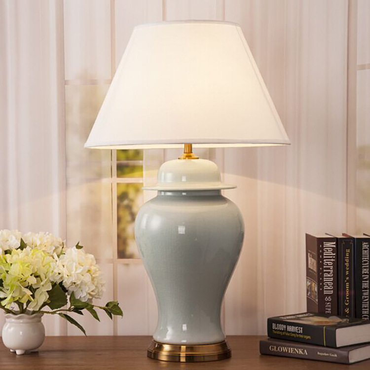 American minimalist and luxurious ceramic desk lamp, white living room, bedroom, bedside energy-saving modern lighting fixtures