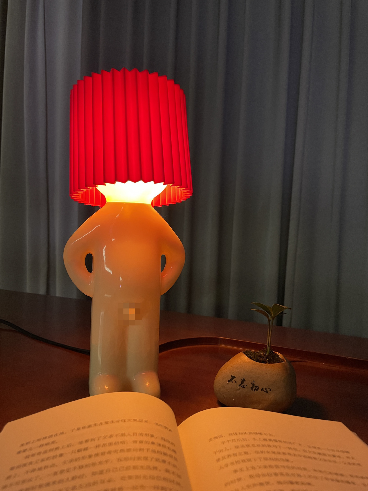 A Little Shy Man Creative Lamp Naughty Little Boy Desk Lamp Small Table Lamp Bedside Night Light Home Decoration Novelty Gift