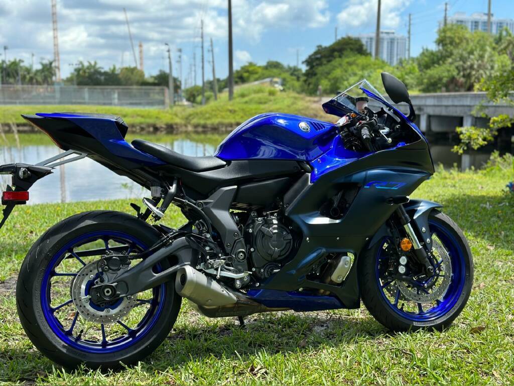 used 2022 Yamaha YZF R7  Sportbike Motorcycle