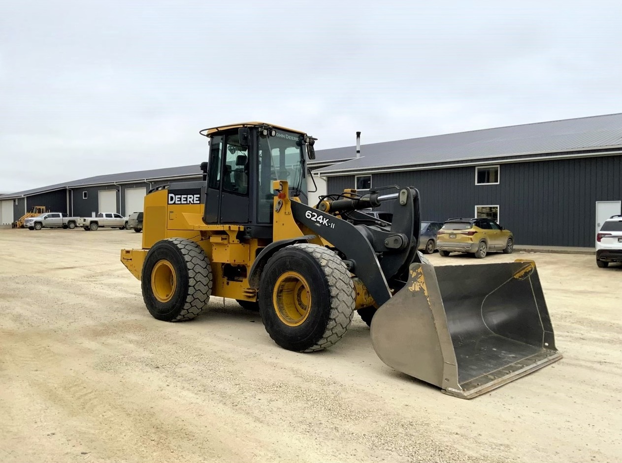 Affordable Price on DEERE 624K Wheel Loaders with 4 Speeds, Power Shift Transmission Type and Differential Lock Ready to Ship