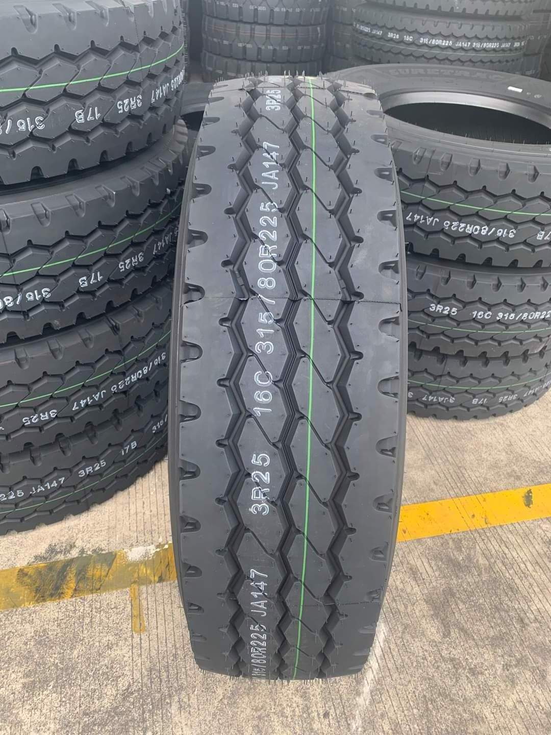 Super Quality Tire 295 75 22.5 With DOT Certification Hot Sale Truck Tires Steel Radial Trailer Tire