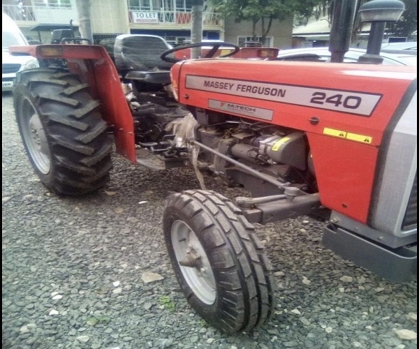 4X4 Used Massey Ferguson Agriculture Farm Tractor 4 Wheel Drive Tractors Available