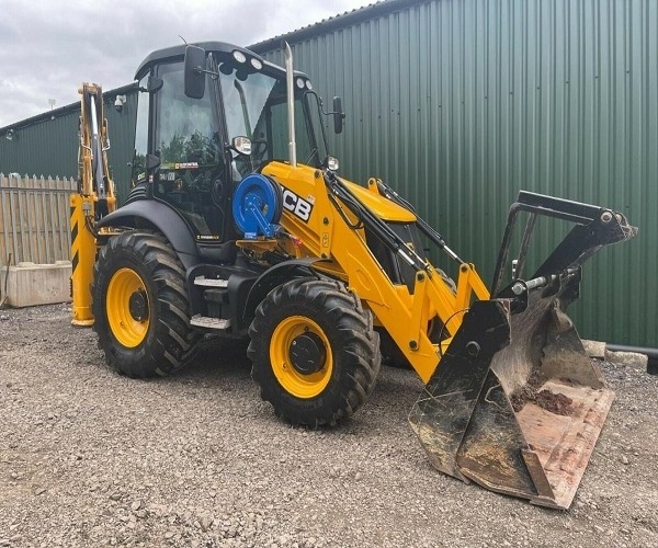 Cheap 4x4 compact tractor with loader and backhoe with front loader bucket