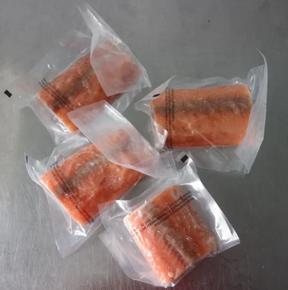 Whole Salmon Fish with Head/Gutted Salmon Factory Wholesale Price