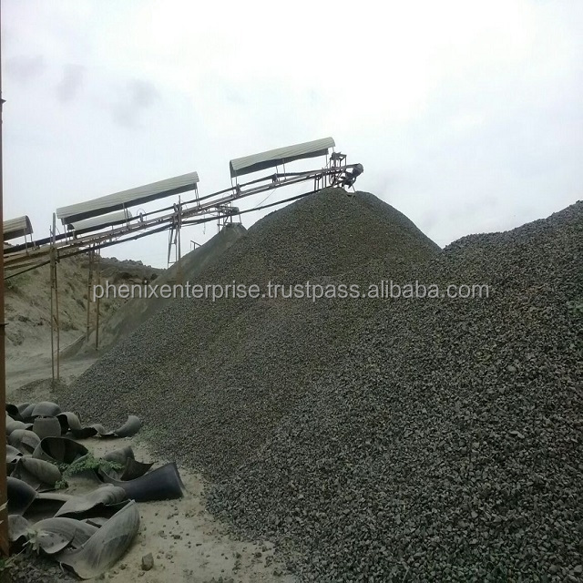 Aggregate chips of type gravel and crushed stone for construction