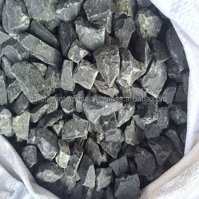 Aggregate chips of type gravel and crushed stone for construction