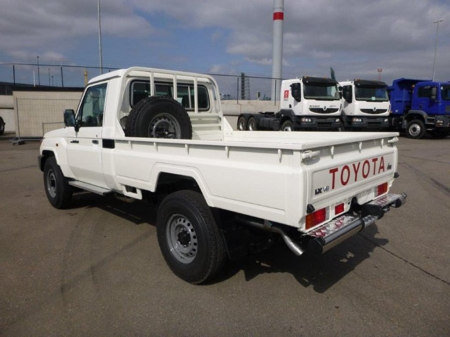 Brand New Cars Toyota Land Cruiser Pick Up VDJ 79 4.5L TD SC ref . 2150