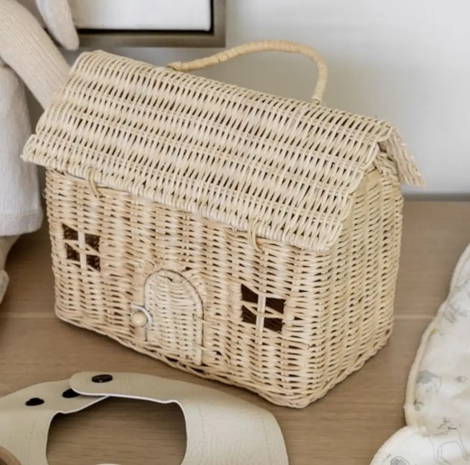 Factory Custom Wholesale Creative home-shaped basket Storage basket with lid as a gift living room decoration