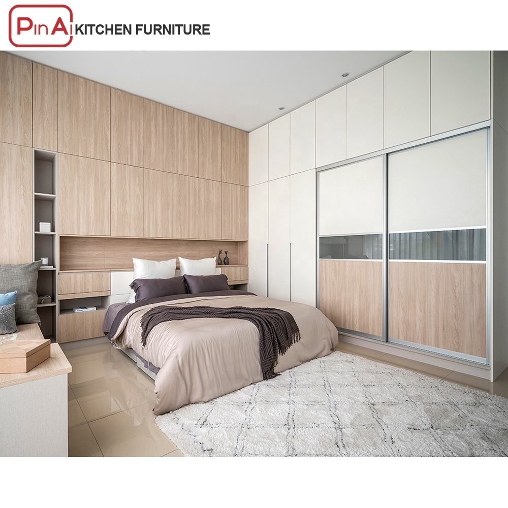 PINAI white customized bedroom modern sliding door wardrobe