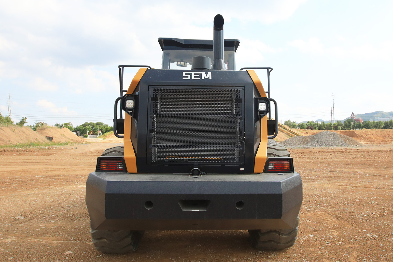 Hot sale Earth-Moving Machinery 5Ton wheel loader SEM656F with 2.7-4.5CBM bucket