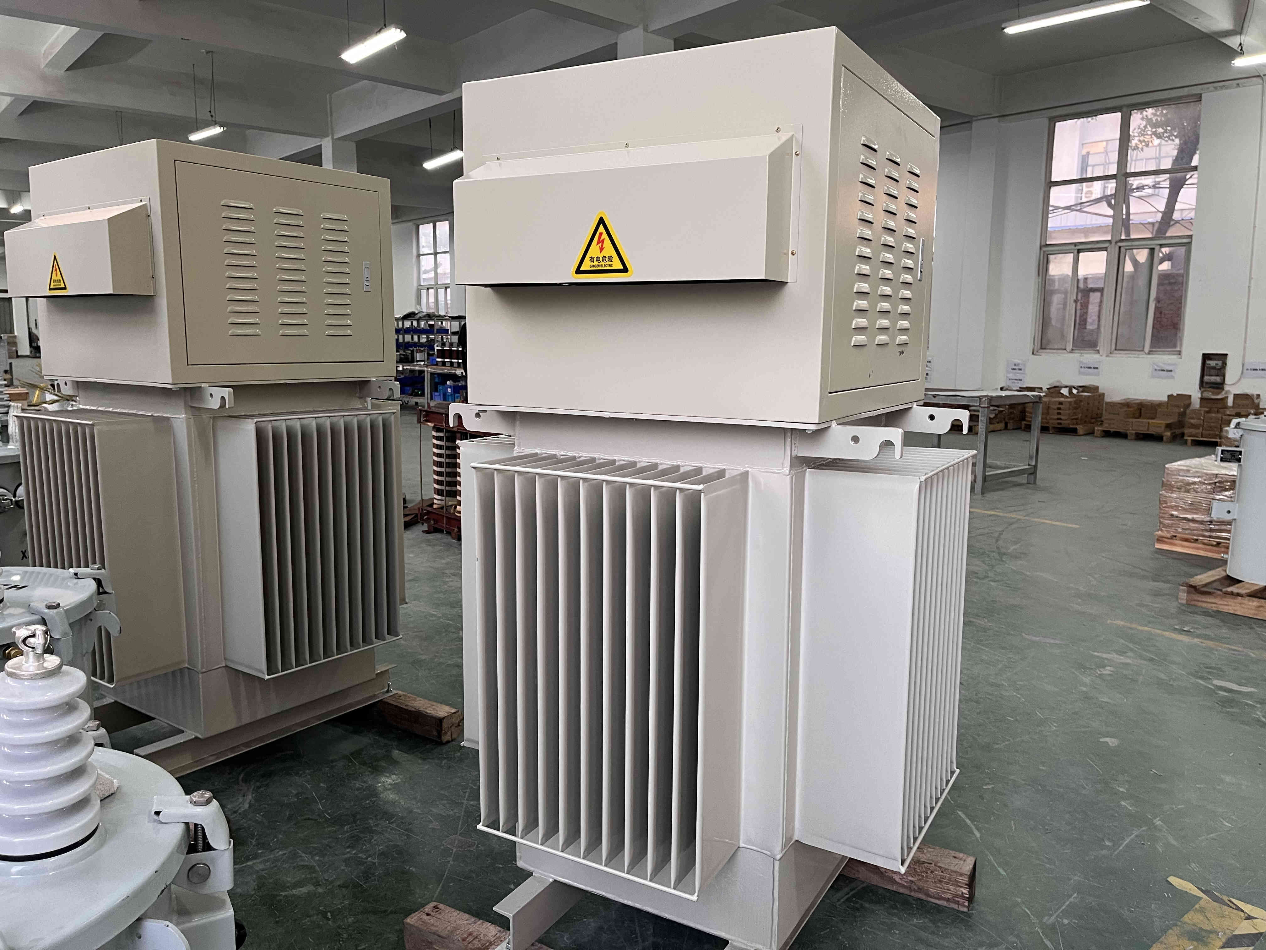 200kva Three Phase Oil Immersed Induction Voltage Regulator/stabilizer/variac/ Ac Voltage Regulation Power Supply