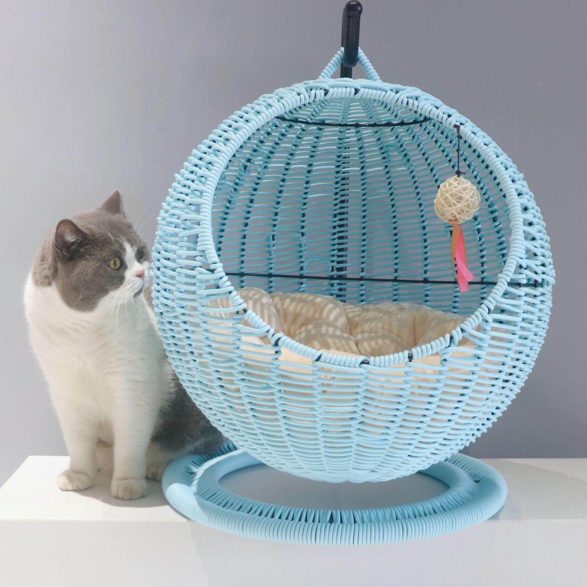 Wholesale Eco Friendly Hand Woven Cat Bed Hanging Basket Cat Swinging Hand Made Cat Nest Basket with Removable Cushion