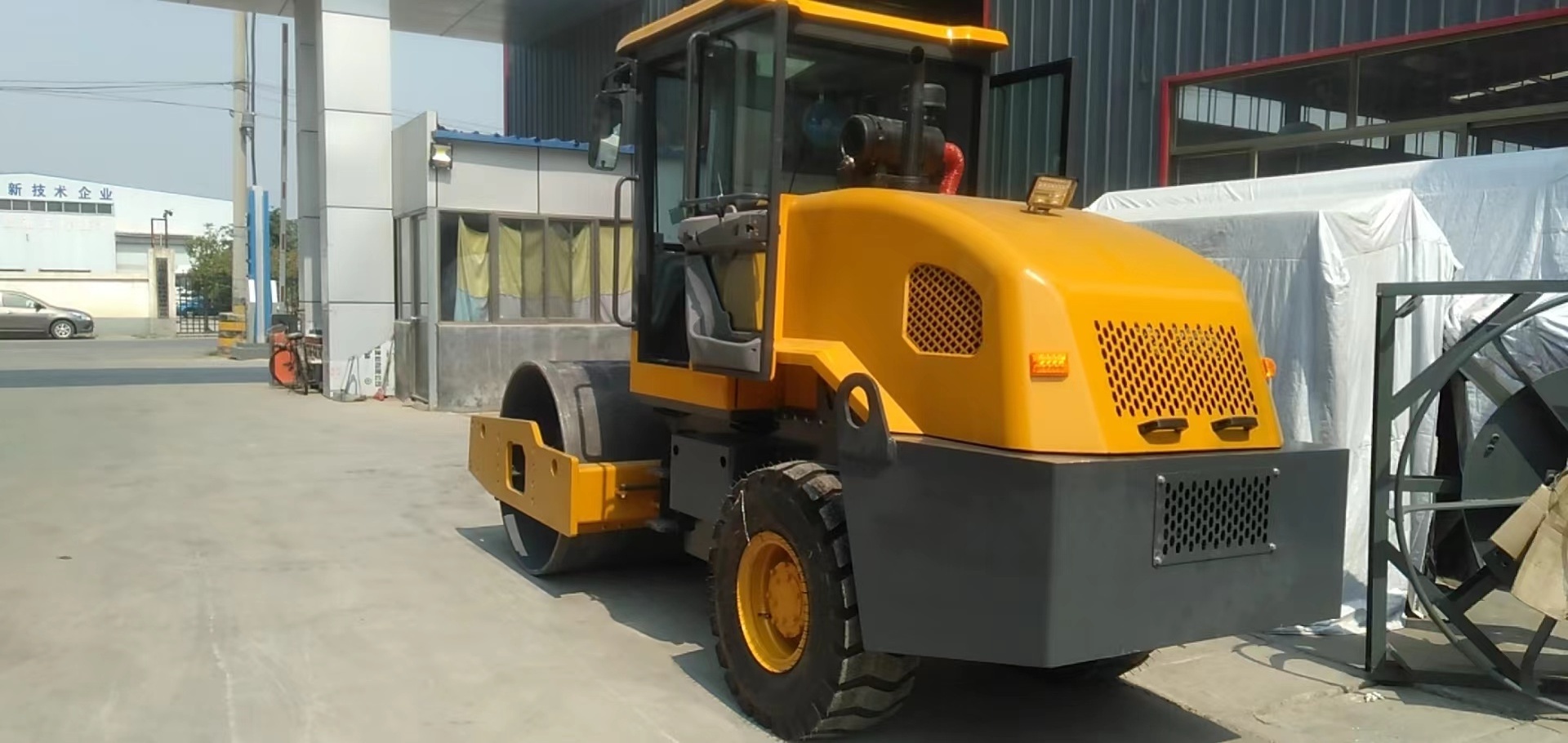 PME-R6000 5.5Ton Rubber Tire Single Drum Diesel Soil Asphalt Hydraulic Vibratory Ride On Road Roller