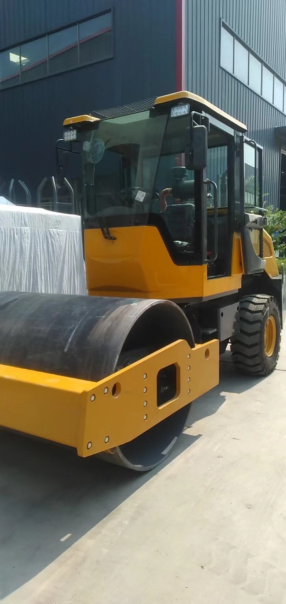 PME-R6000 5.5Ton Rubber Tire Single Drum Diesel Soil Asphalt Hydraulic Vibratory Ride On Road Roller