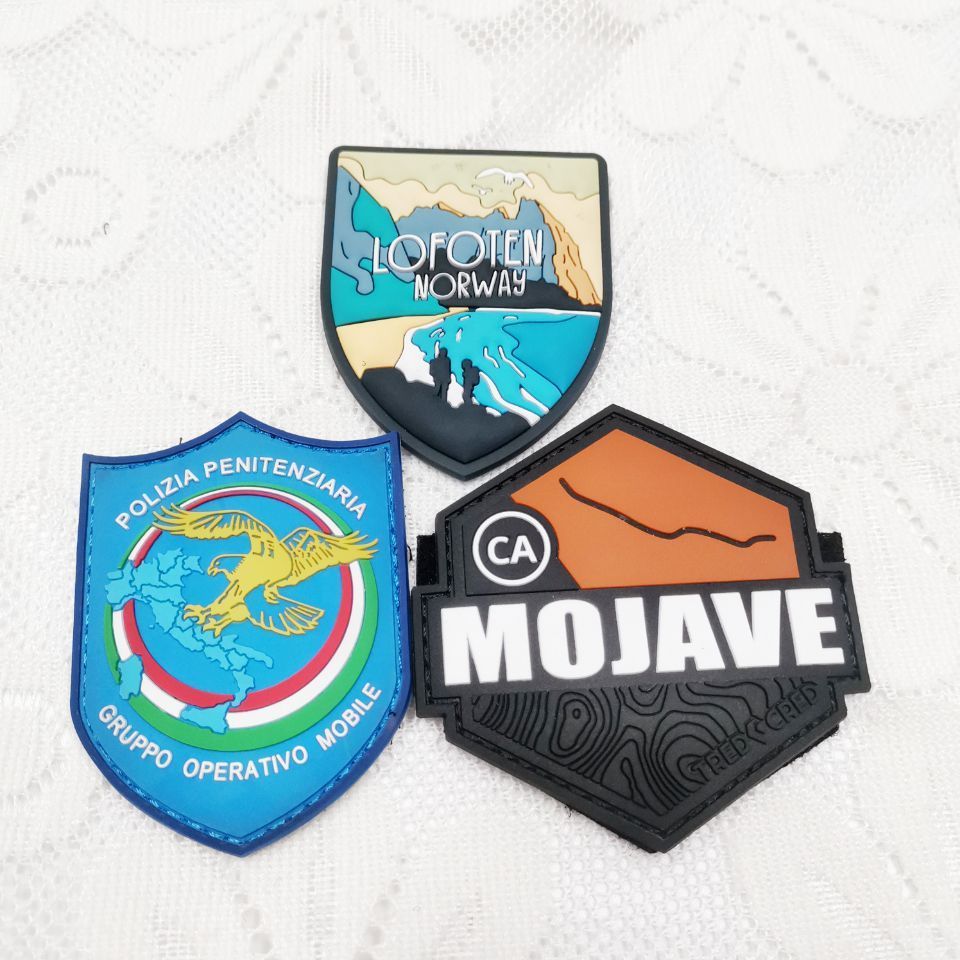 Pinsback OEM Custom 3D cute animal Soft PVC Patches Custom Logo Cheap Hook And Loop Custom Logo PVC Patch Maker anime monster