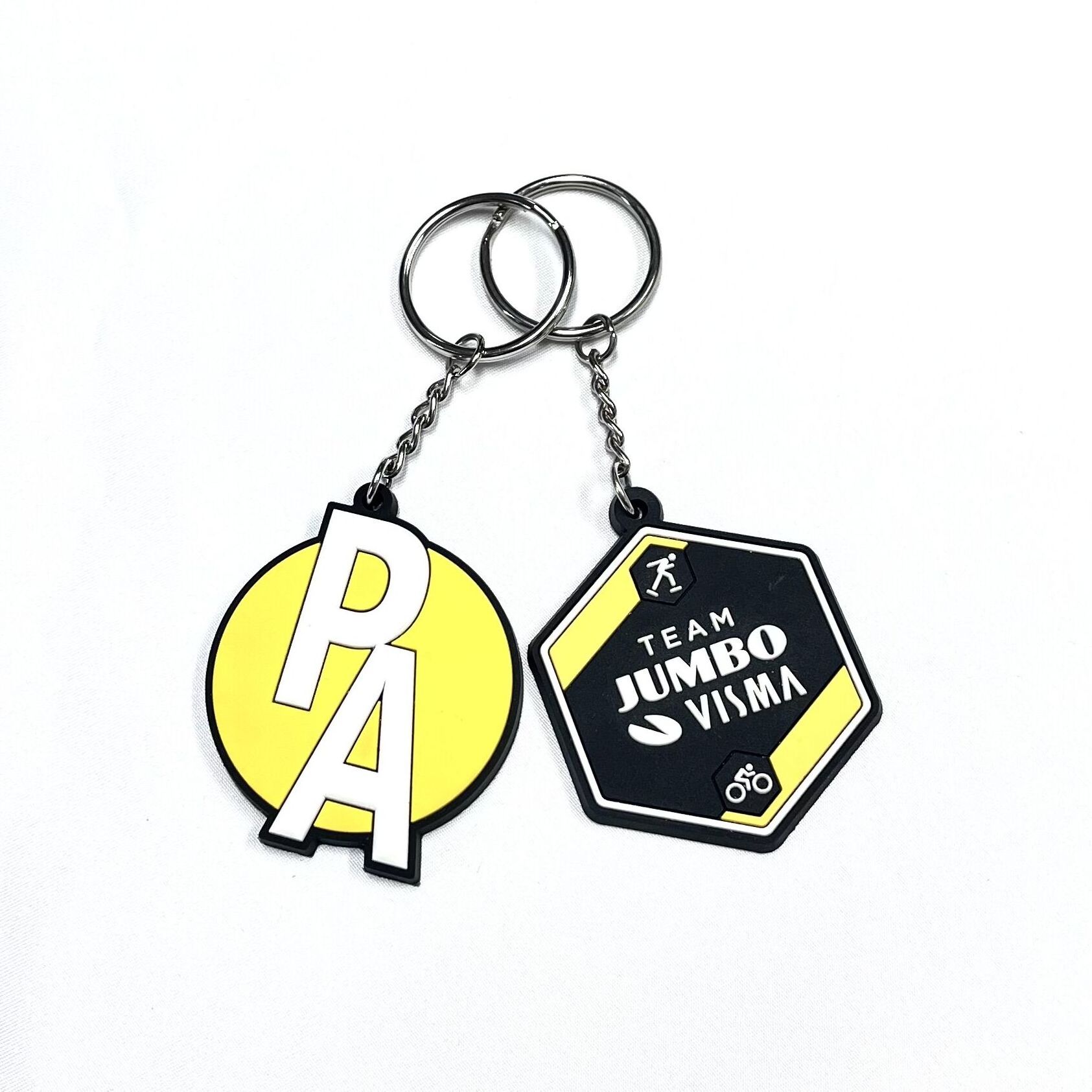 Personalized promotional custom made rubber keychains cartoon anime soft pvc 2d/3d silicone figurine key chain cute keychains