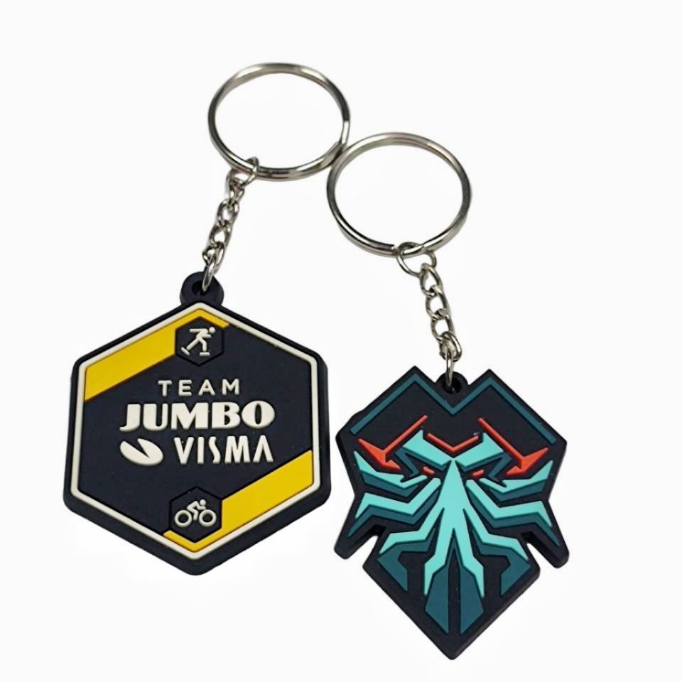 Custom Soft Ultraman Gaia Keychain anime Totoro Rubber key chain 3D silicone Cartoon Kamen Rider Gaim Rubber Key Ring