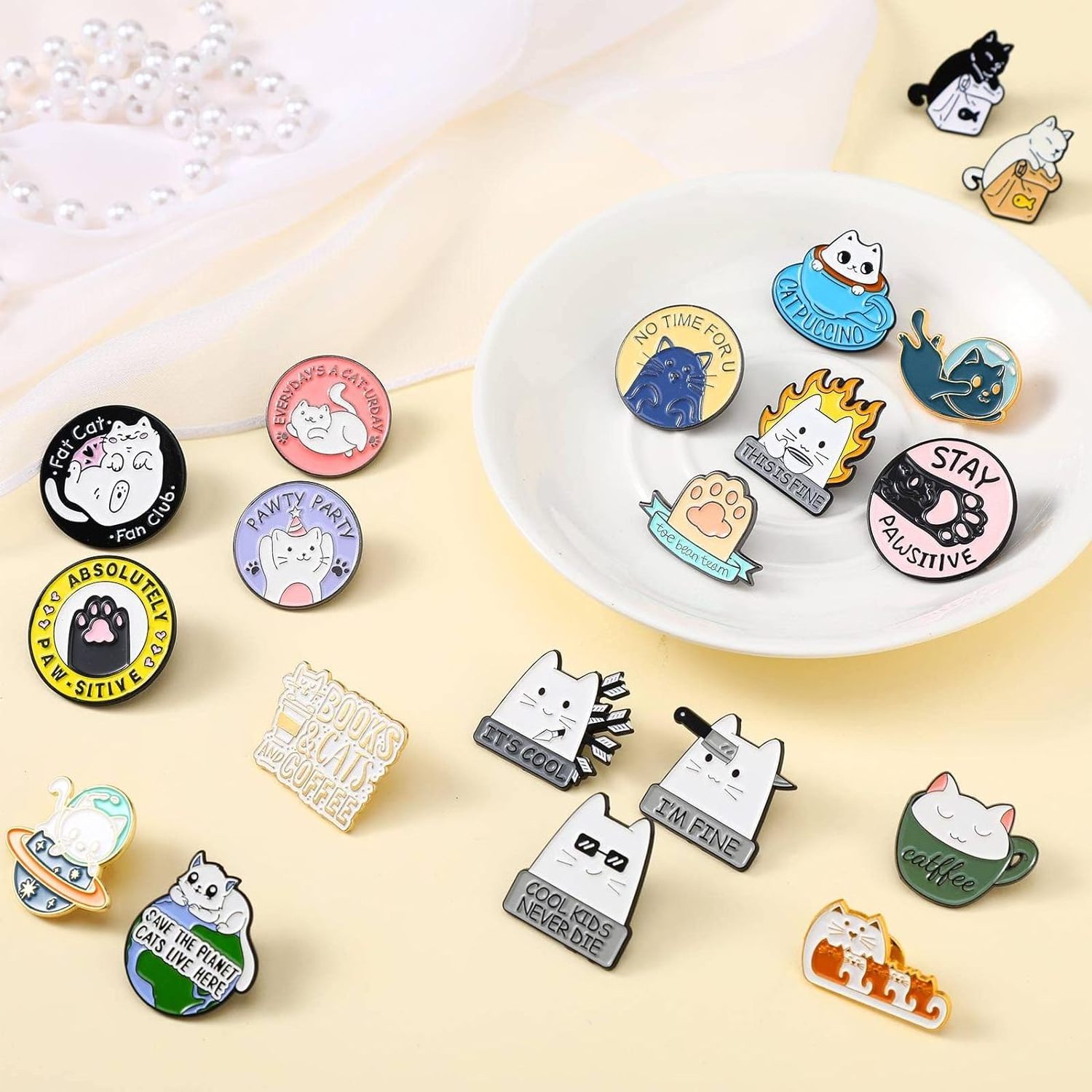 Funny Cute Cats Enamel Pins Novelty Cartoon Animal Brooch Pins Lovely Mini Lapel Pins  Alloy Plated Badges