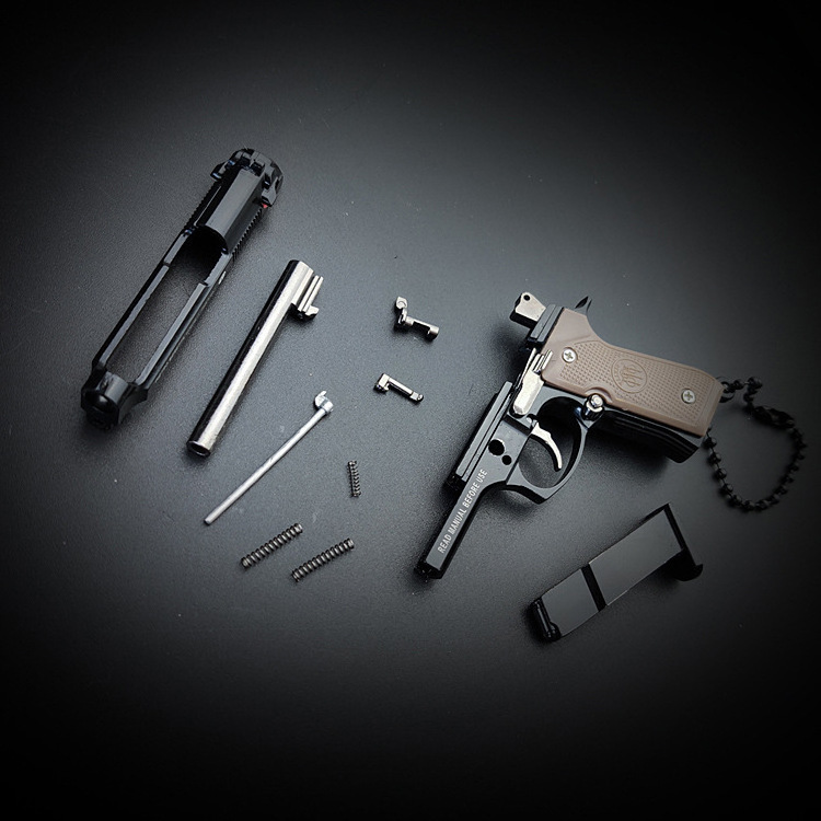 Top sale miniature gun keychain Beretta 92F Pistol Toy Gun Model Metal key chain keyring for Souvenirs Gift Men