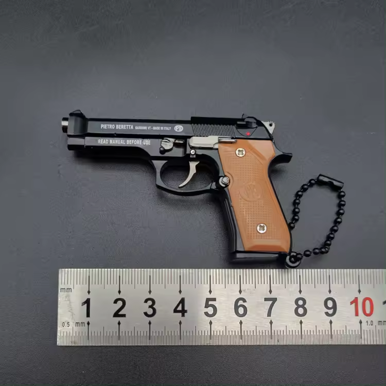 Top sale miniature gun keychain Beretta 92F Pistol Toy Gun Model Metal key chain keyring for Souvenirs Gift Men