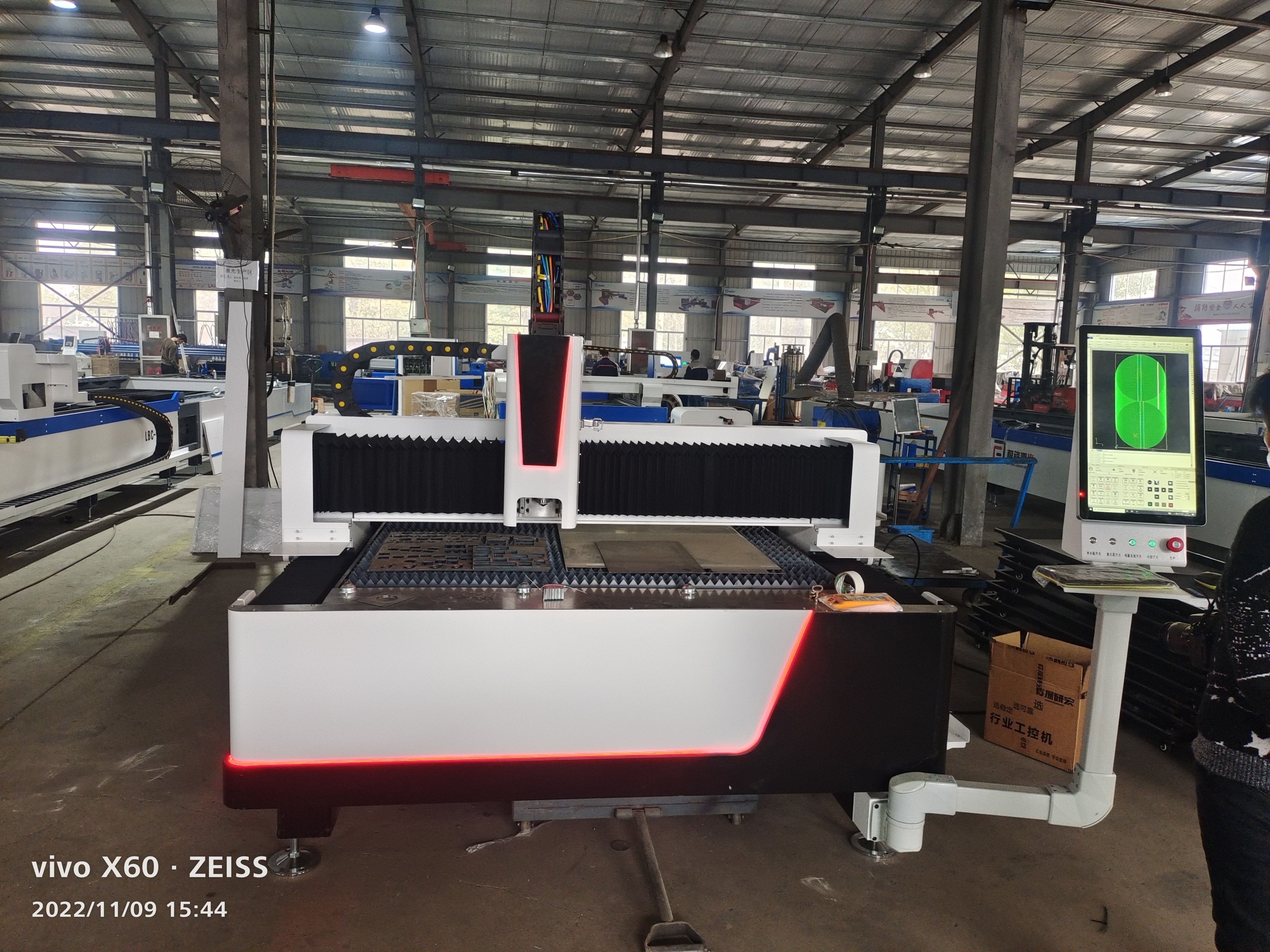 4000w iron aluminum copper laser cutter 1530 1560 cnc metal fiber laser cutting machine