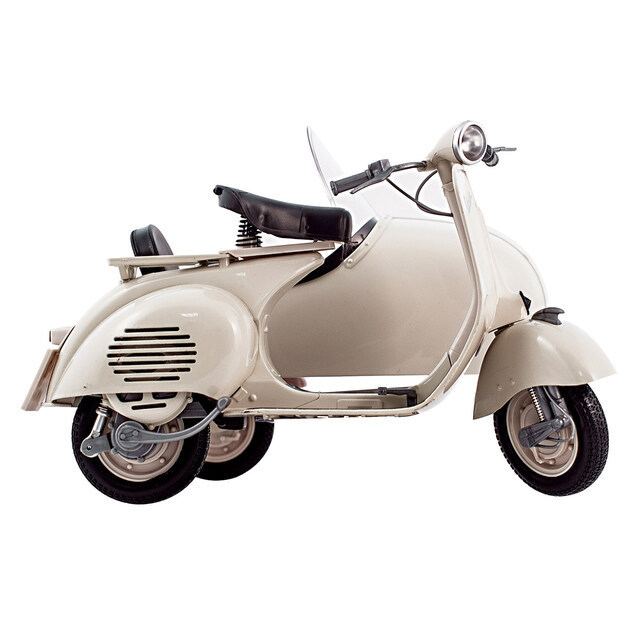 Piaggio 606189M Vespa 150 VL1T with sidecar vehicle model 1:6