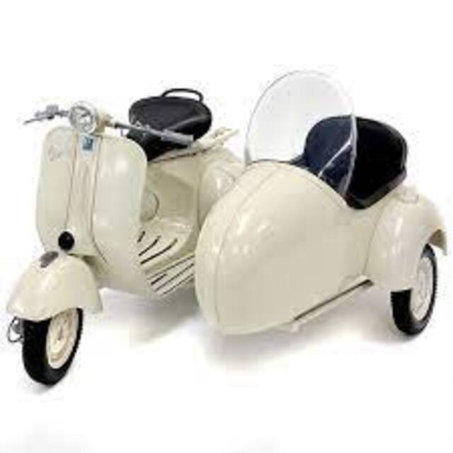 Piaggio 606189M Vespa 150 VL1T with sidecar vehicle model 1:6