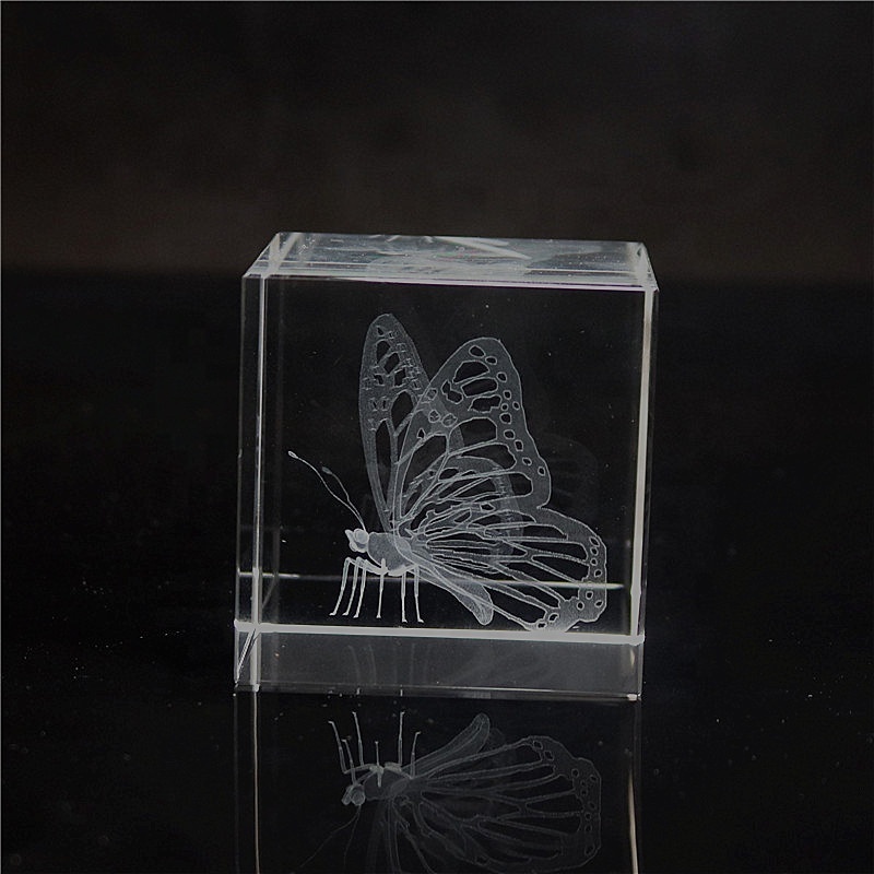 Customized Engraving Crystal  Butterfly Paperweight 3D Laser Etched Glass Cube For Souvenir Gifts