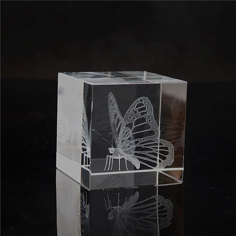 Customized Engraving Crystal  Butterfly Paperweight 3D Laser Etched Glass Cube For Souvenir Gifts