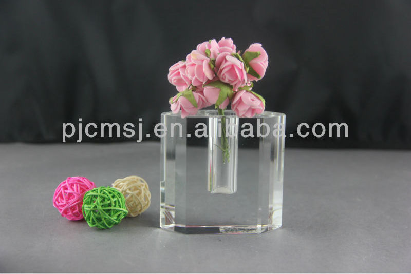 wholesale Custom heart-shaped logo crystal glass vase for table centerpieces