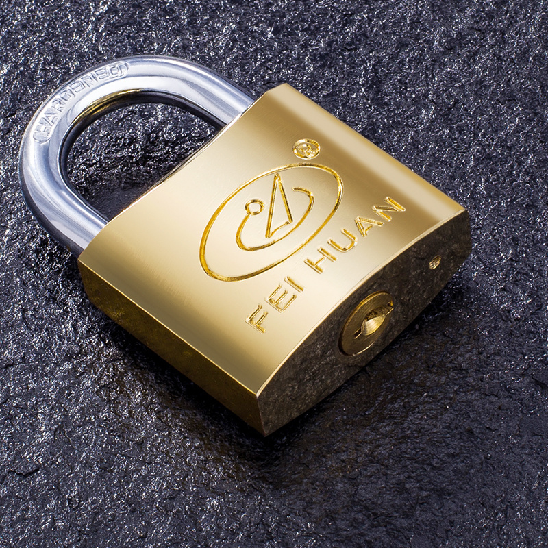 Hot sell high safety performance titanium-sprayed medium-sized iron padlock